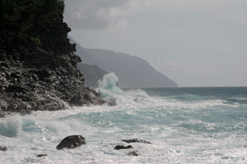 Waves against the Na Pail Cliffs from Ke'e Beach