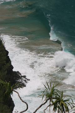Looking down from the Kaualau Trail
